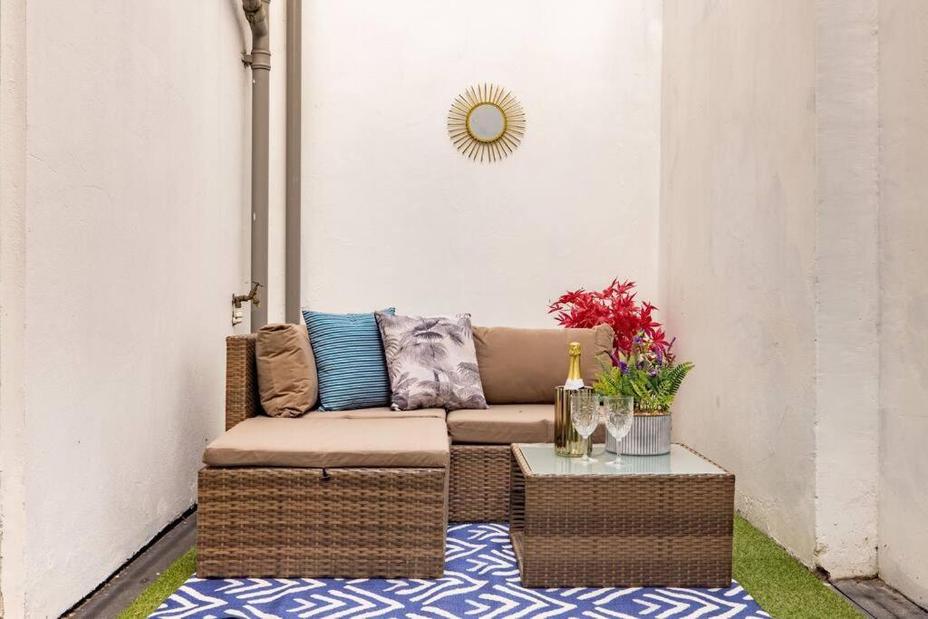 Wild Roses Serviced Apartments - Borough London Exterior photo