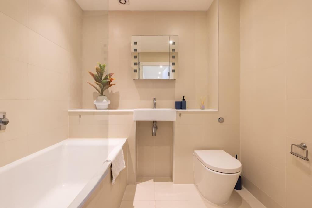 Wild Roses Serviced Apartments - Borough London Exterior photo