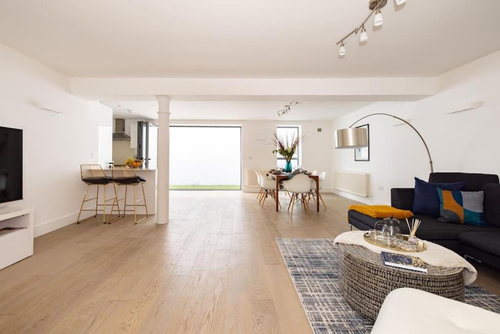 Wild Roses Serviced Apartments - Borough London Exterior photo